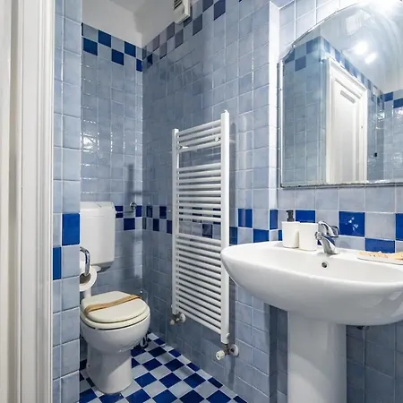 Centro 12 People And Terrace Over 170 Mq Апартаменты Болонья