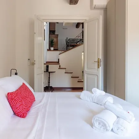 Centro 12 People And Terrace Over 170 Mq Болонья