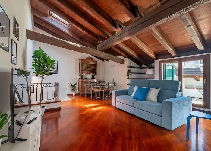 Centro 12 People And Terrace Over 170 Mq Болонья