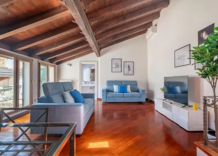 Centro 12 People And Terrace Over 170 Mq