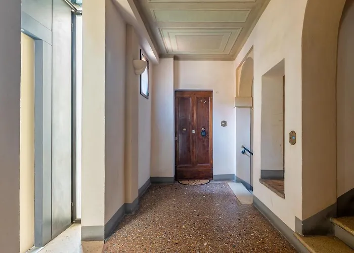 Centro 12 People And Terrace Over 170 Mq Болонья