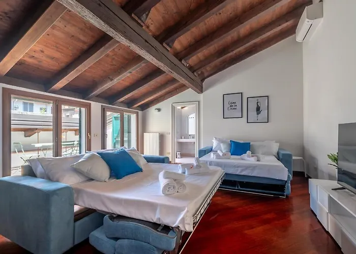 Centro 12 People And Terrace Over 170 Mq Болонья