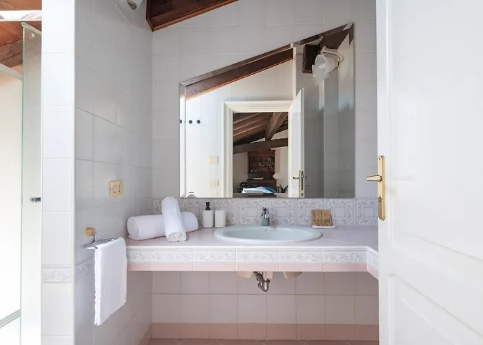 Centro 12 People And Terrace Over 170 Mq Апартаменты