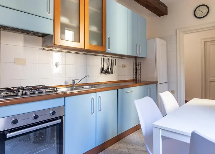 Апартаменты Centro 12 People And Terrace Over 170 Mq