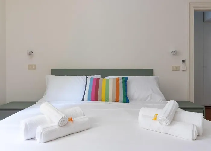 Centro 12 People And Terrace Over 170 Mq Болонья