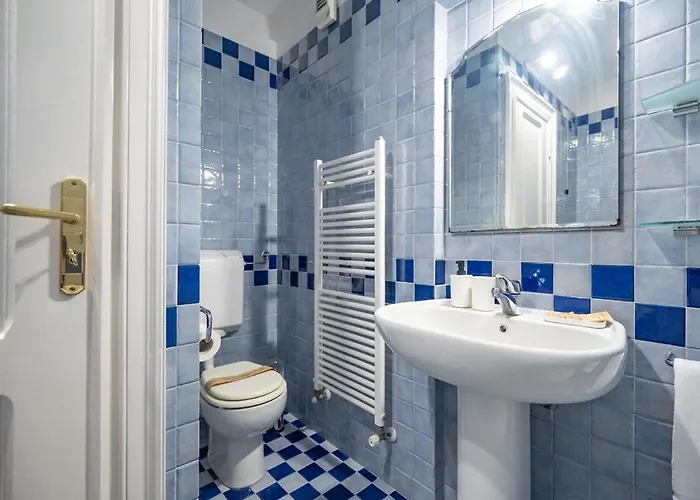 Centro 12 People And Terrace Over 170 Mq Апартаменты Болонья