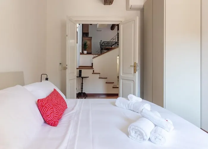 Centro 12 People And Terrace Over 170 Mq Болонья