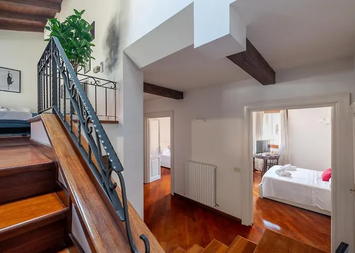 Centro 12 People And Terrace Over 170 Mq