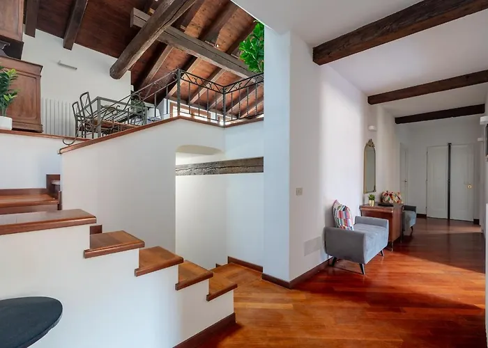 Centro 12 People And Terrace Over 170 Mq Апартаменты *